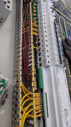 تابلو برق هوشمند ارومیه - هوشمندسازی خانه هوشمند ارومیه